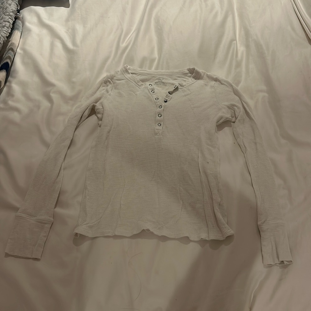 White long sleeve tee; honeycomb fabric